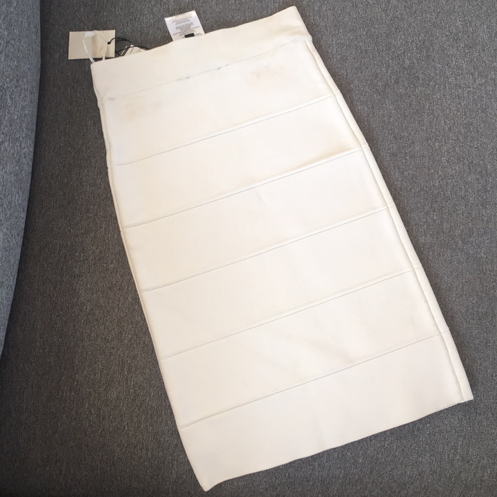 BCBGMaxAzria “Alexa” Bandage Skirt Size XXS